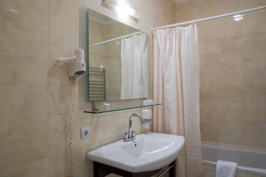 Ar Nuvo Hotel Karagandy Cameră foto